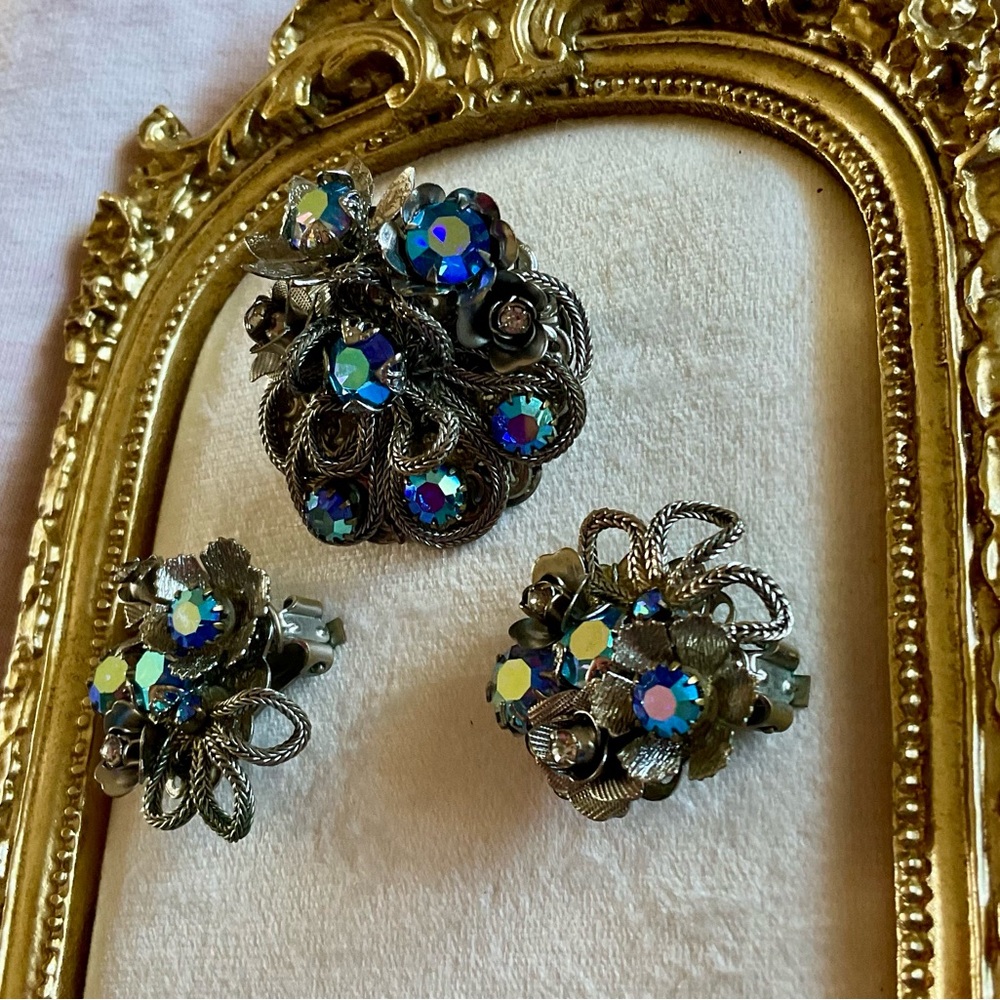 Vintage Weise Reticulated Silver and Blue Brooch clip earrings